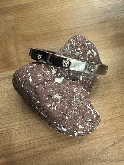 Cart Heart Hinge Bangle